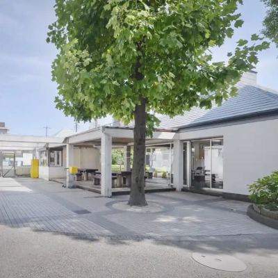 江北公園のテニスコートのプレイヤーズルーム