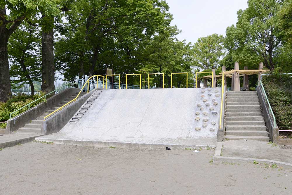 kuriroku-playground-equipment-8 大きな滑り台(栗六公園)