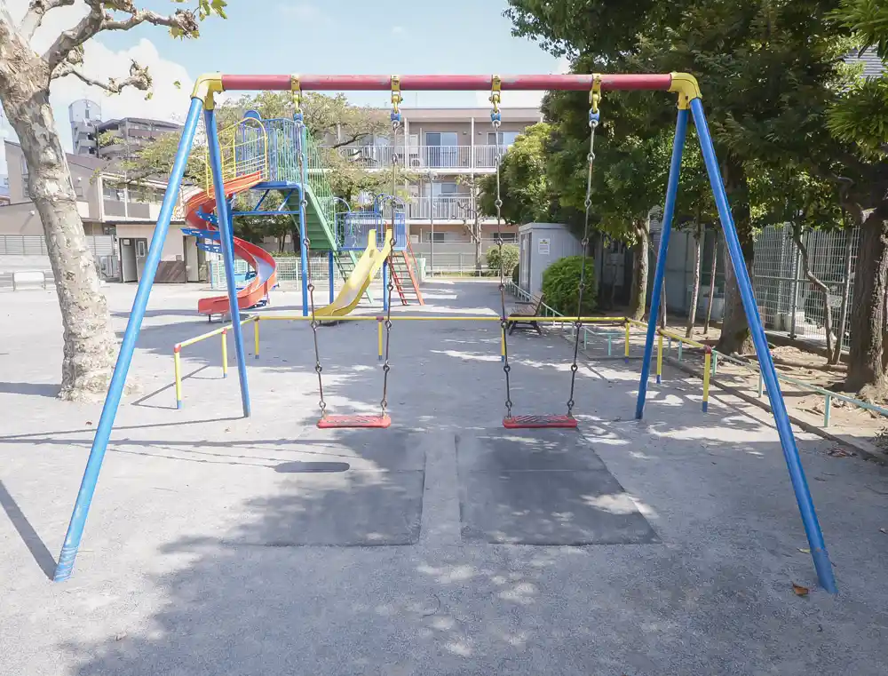 maedu-playground-equipment-9 前津公園にあるブランコ