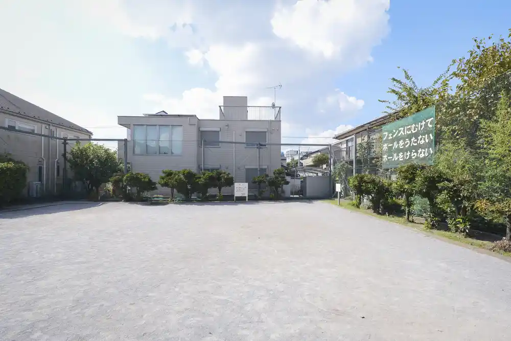 maedu-square-1 前津公園にある多目的広場(ボール遊び)