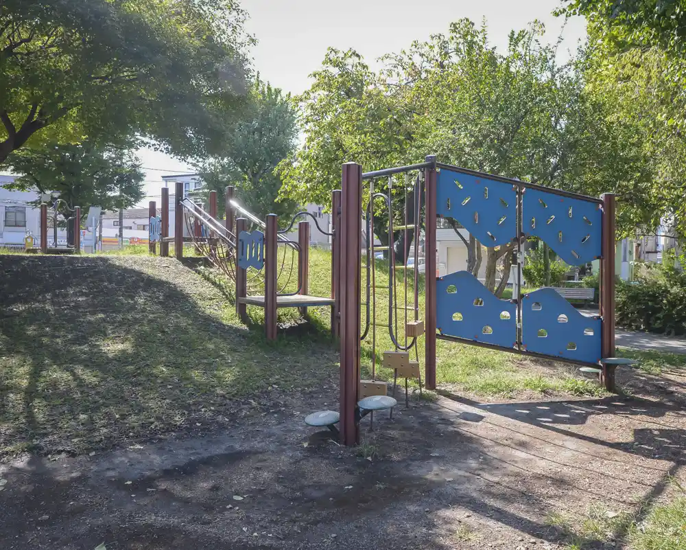 南宮城公園にあるアスレチック遊具