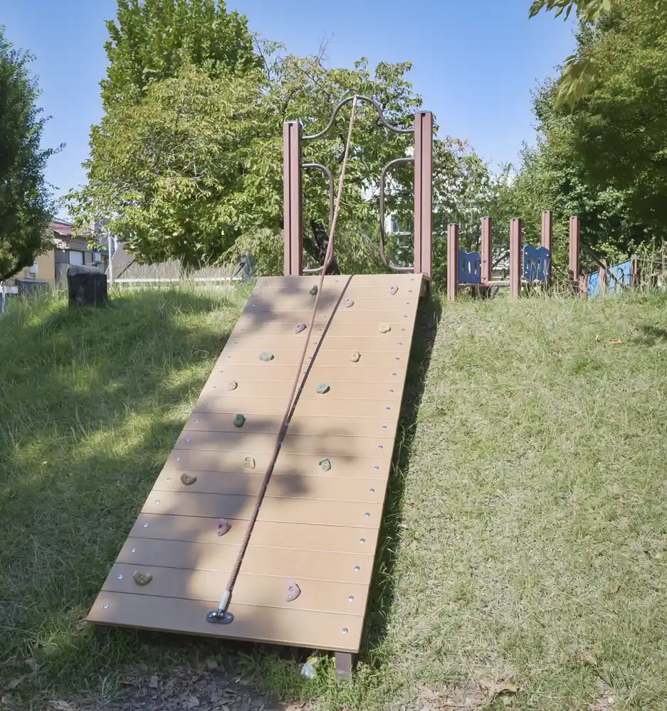 南宮城公園にあるアスレチック遊具