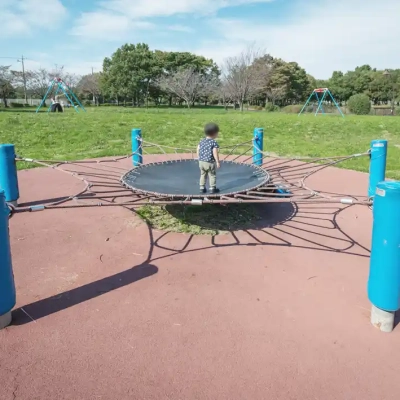水元公園の雑木の丘エリアにあるトランポリン