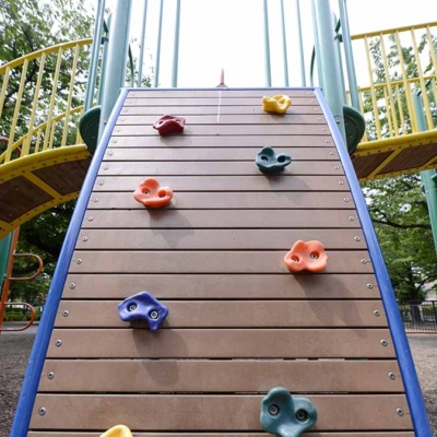 コンビネーション遊具（六木中央公園）