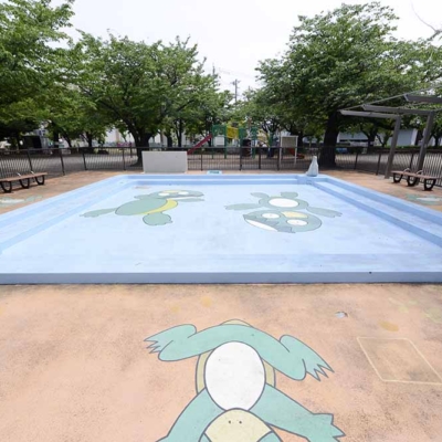 じゃぶじゃぶ池（六木中央公園）