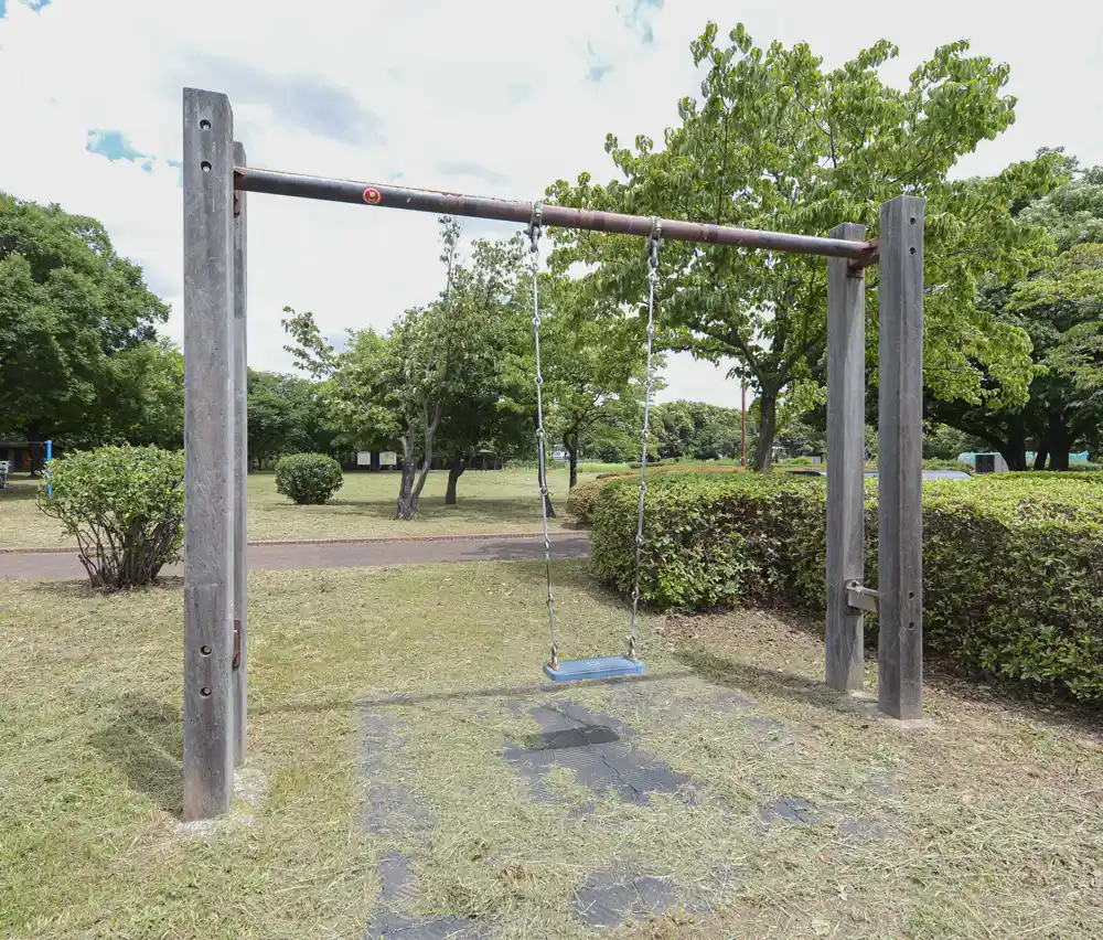 nakagawaA-playground-equipment-3 中川公園A地区にあるブランコ