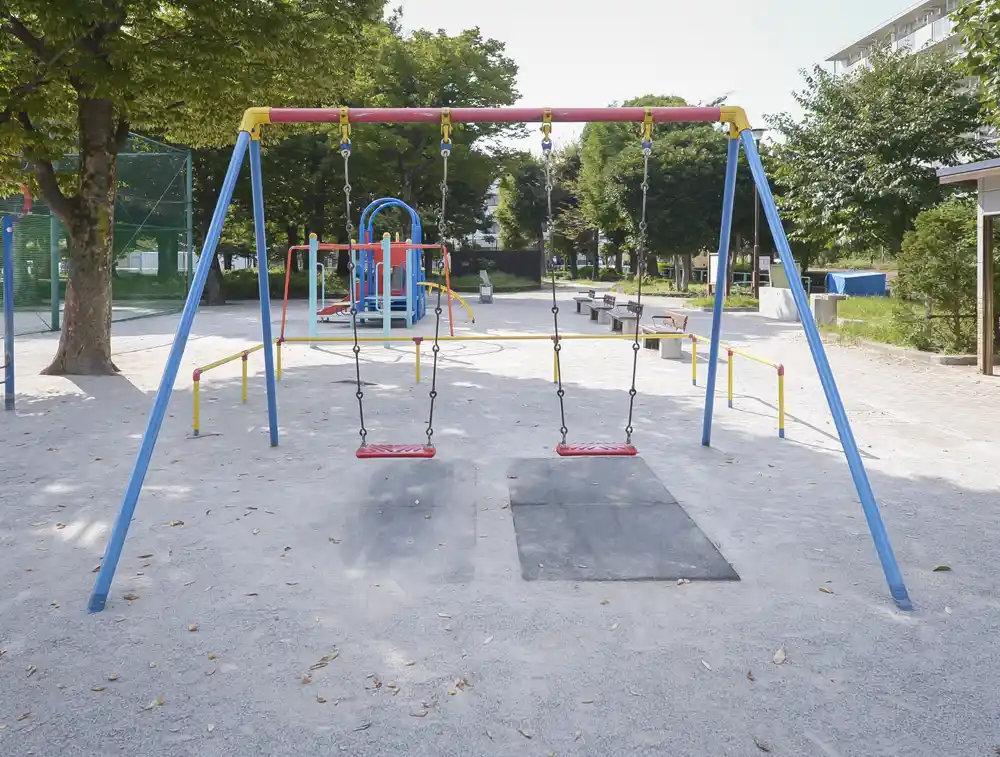 nakamichi-playground-equipment-5 葛飾区中道公園にあるブランコ