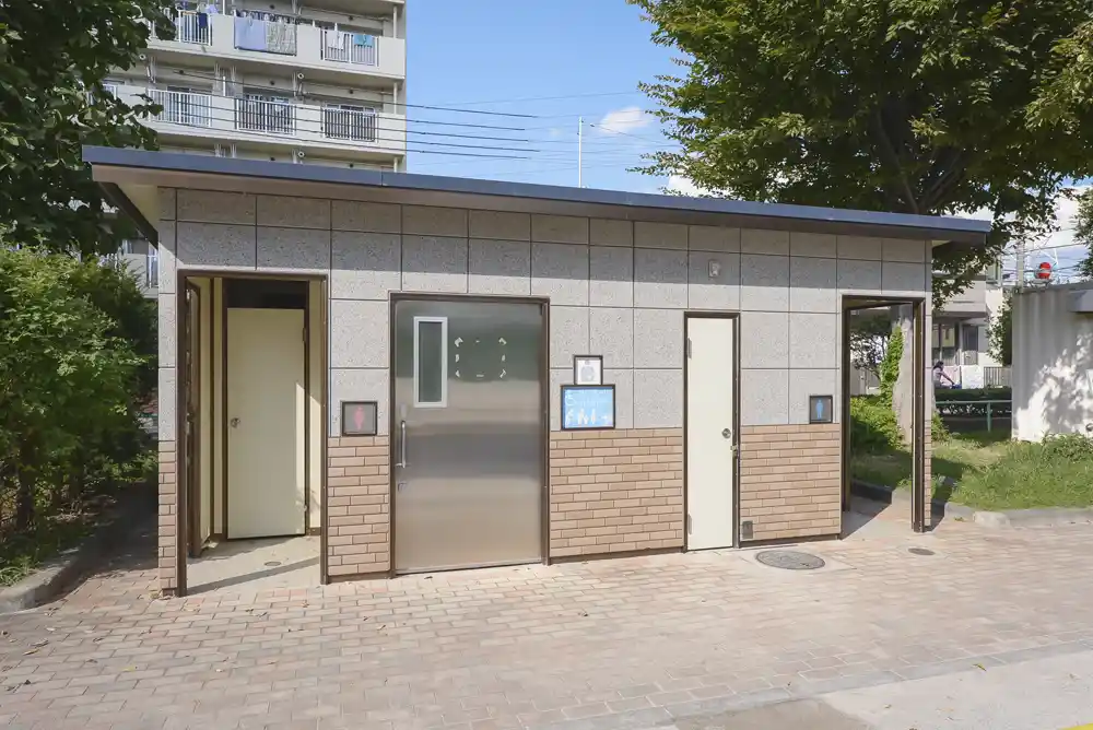 葛飾区中道公園のトイレ