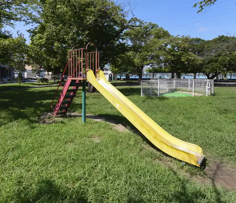 西新井みどり公園の滑り台