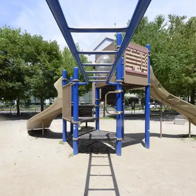 コンビネーション遊具のうんてい（西新井さかえ公園）
