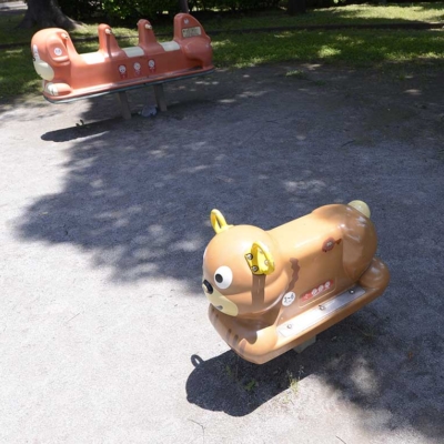 動物のロッキング遊具（西保木間公園）