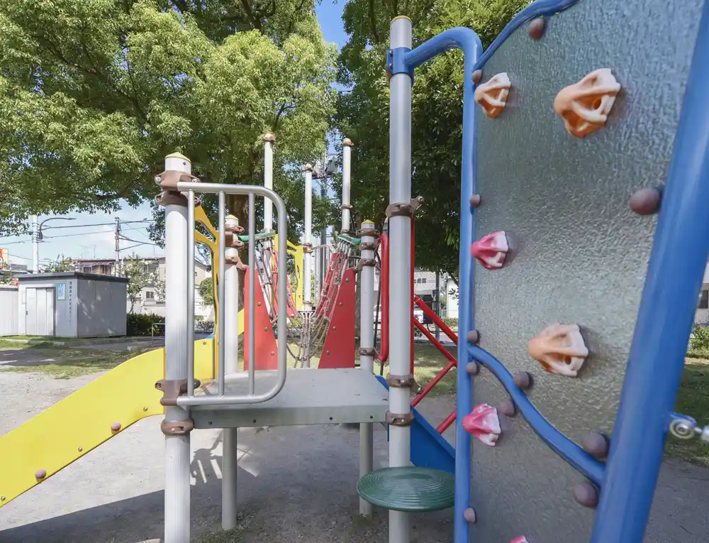 西中第一公園のコンビネーション遊具