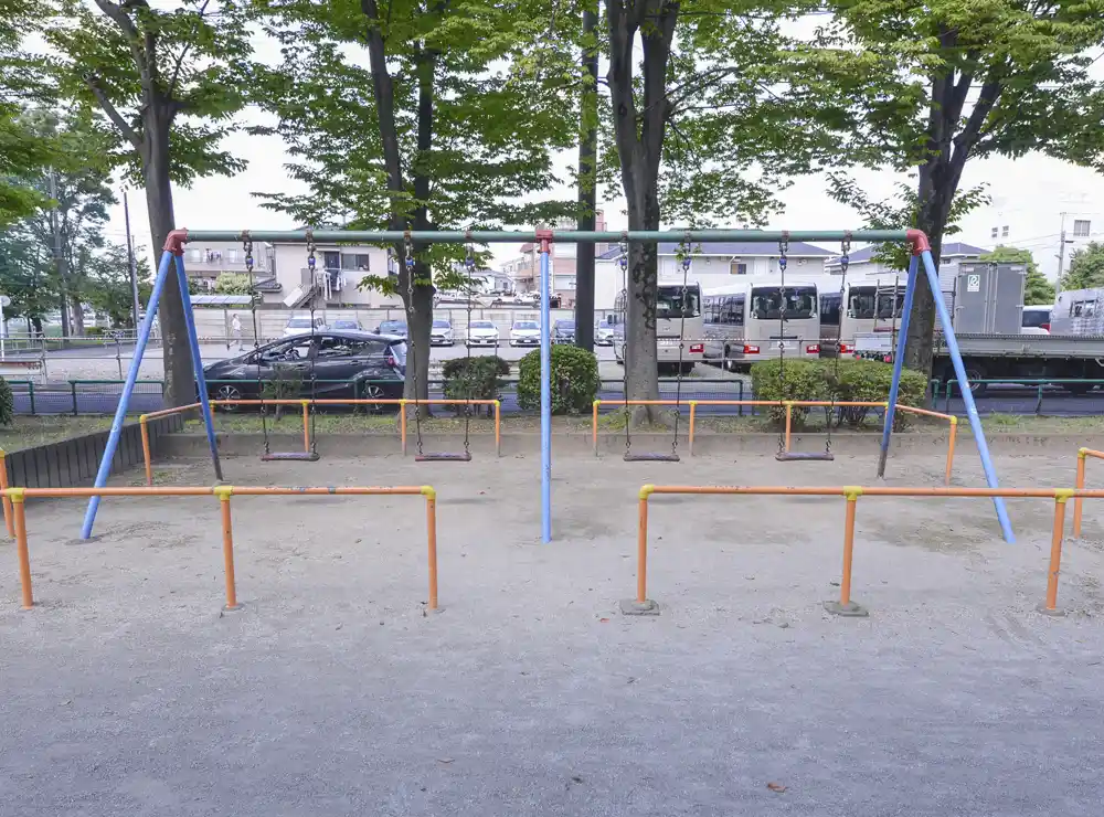 西中第二公園のブランコ