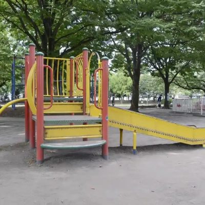 ローラー滑り台（大谷田公園）