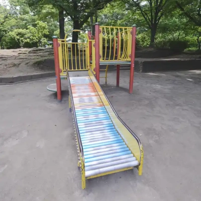 ローラー滑り台（大谷田公園）