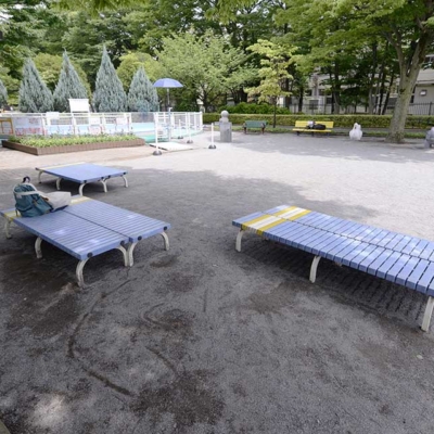 じゃぶじゃぶ池の特設ベンチ（大谷田南公園）