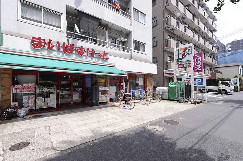 付近のスーパーとコンビニ（大谷田南公園）