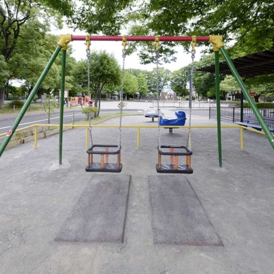 幼児用ブランコ（大谷田南公園）