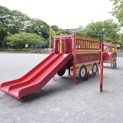 消防車の遊具（大谷田南公園）