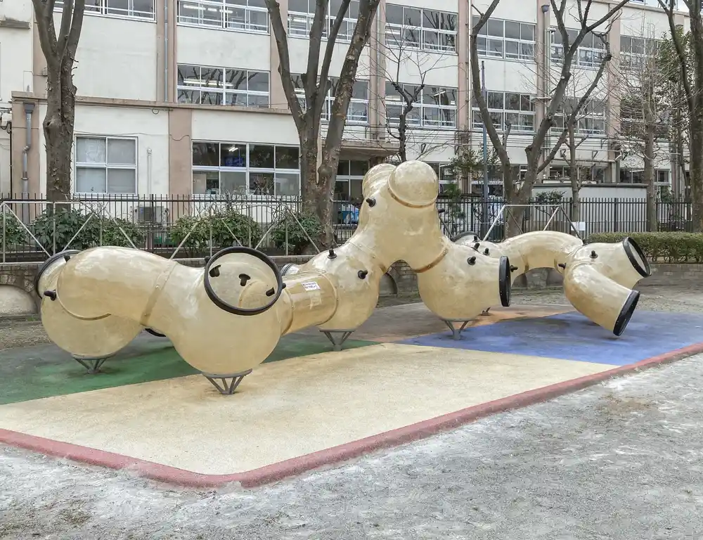 ooyatam-square-9 大谷田南公園にあるチューブ型遊具