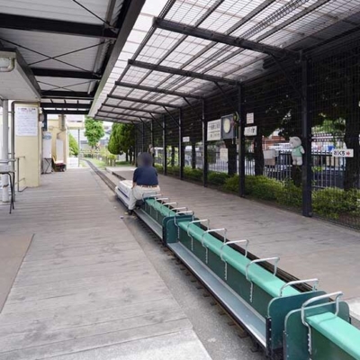 ミニ列車と駅（大谷田南公園）