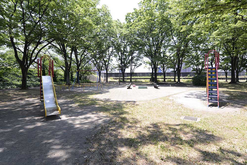 遊具コーナー（尾竹橋公園）