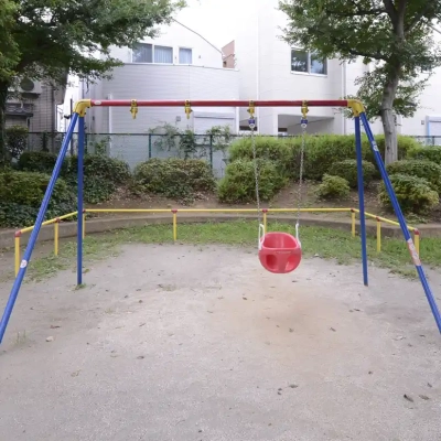 ougityuou-playground-equipment-2 扇中央公園の幼児用ブランコ
