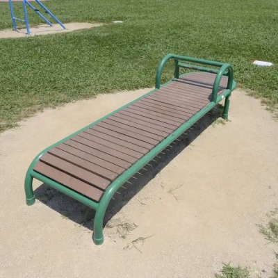 腹筋ベンチ：虹の広場（荒川河川敷）