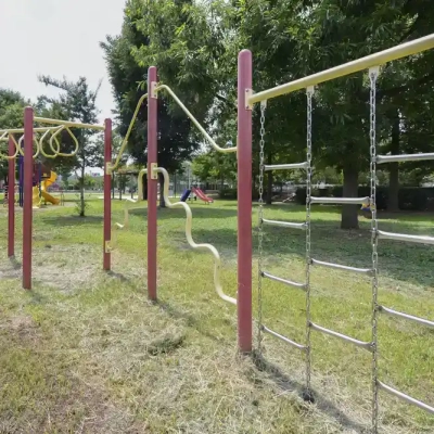 皿沼公園のアスレチック遊具