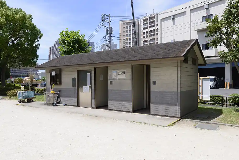 トイレ（関屋公園）