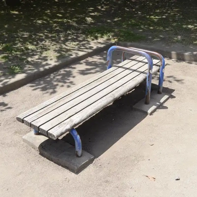 腹筋ベンチ（関屋公園）