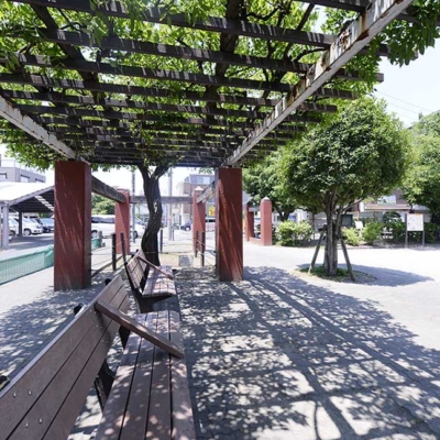 多目的広場のベンチ（千住公園）