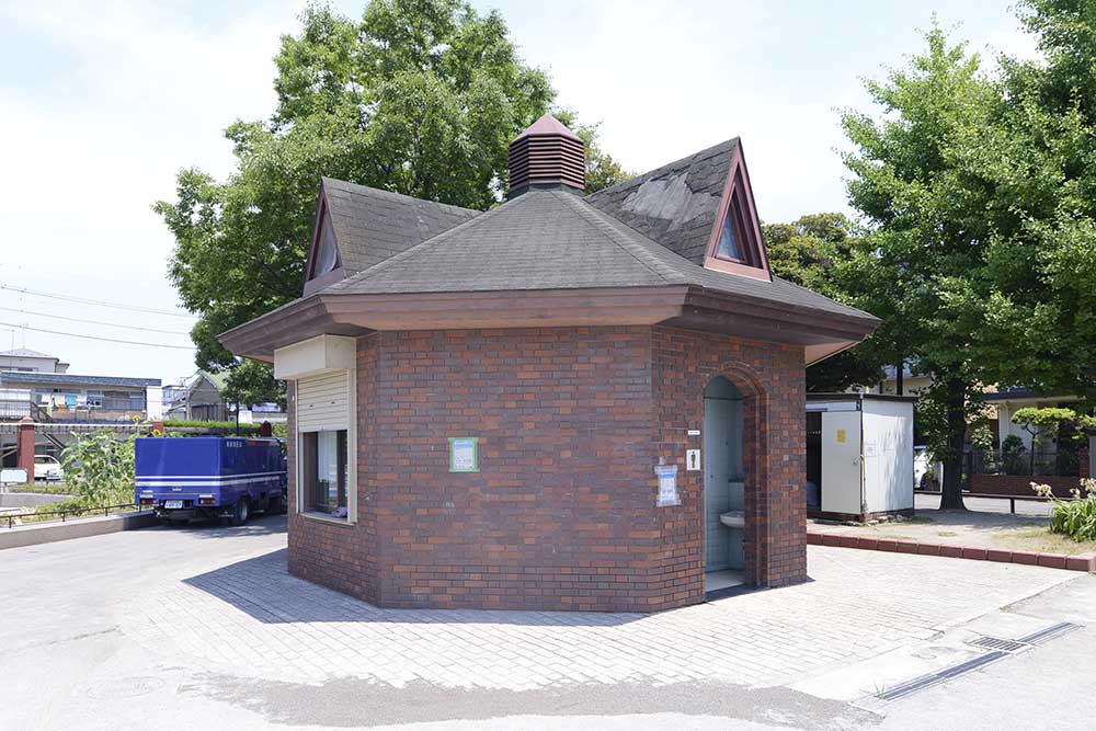 トイレ（千住公園）