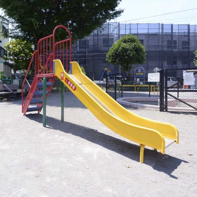 滑り台（千住旭公園）