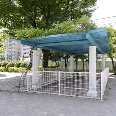 senjuhigashimachi-playground-equipment-5 緑のカーテンが涼しげな砂場(千住東町公園)