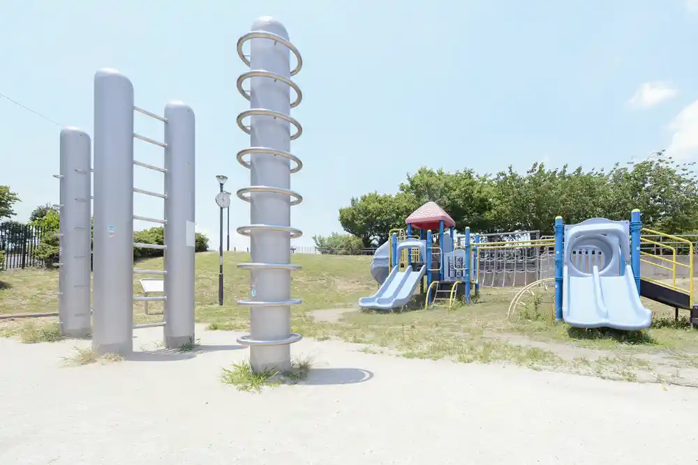 senjusakura-playground-equipment-8 遊具コーナー(千住桜木町公園)