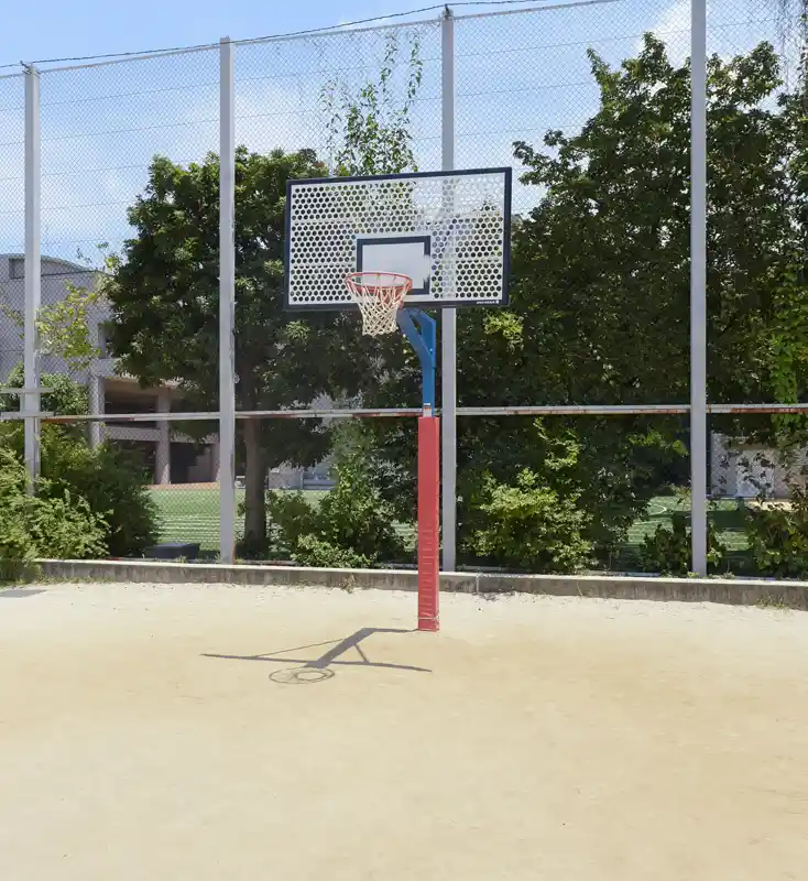バスケットボールのゴール（千住桜木町公園）