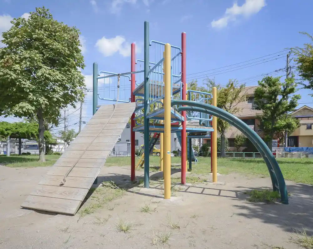 鹿浜東公園のコンビネーション遊具