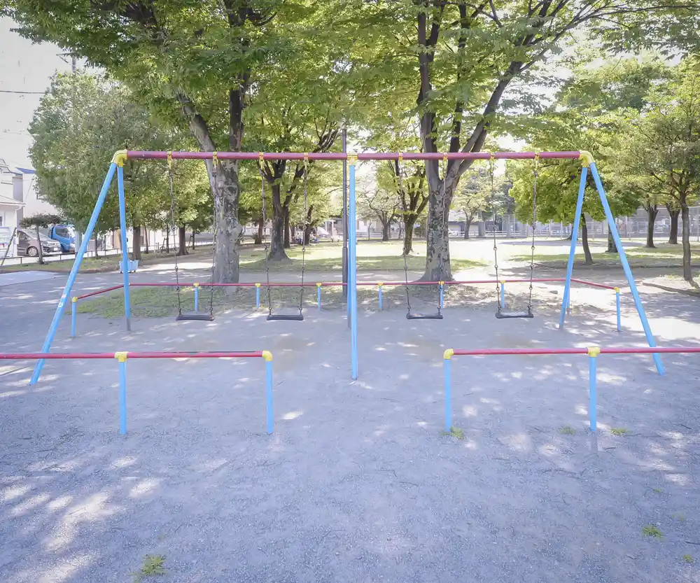 島糀屋公園のブランコ