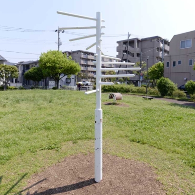 shimaroku-training-1 ぶら下がり棒(島六ふれあい公園)