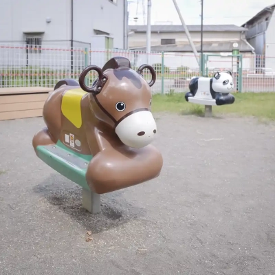 新田稲荷公園のロッキング遊具