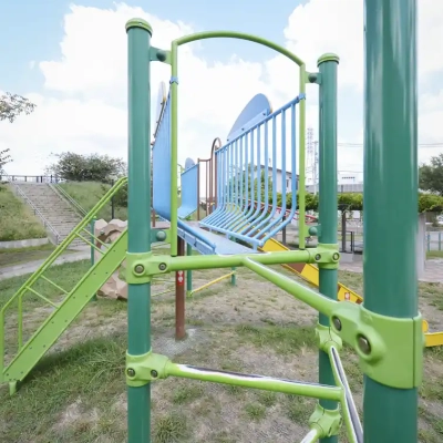 新田稲荷公園のコンビネーション遊具