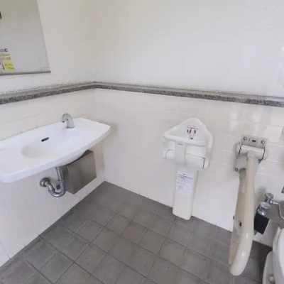 shinmeiminami-toilet-2 神明南ふれあい公園のトイレ内部