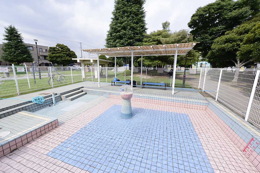 じゃぶじゃぶ池（新西新井公園）