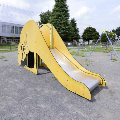 カンガルーの滑り台（新西新井公園）