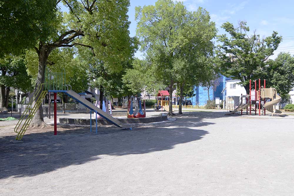 遊具コーナー（下の公園）