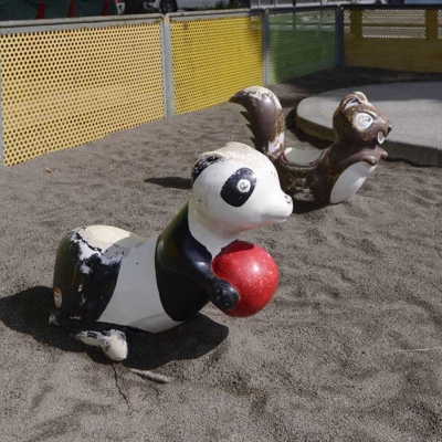 動物の象形遊具（下河原公園）