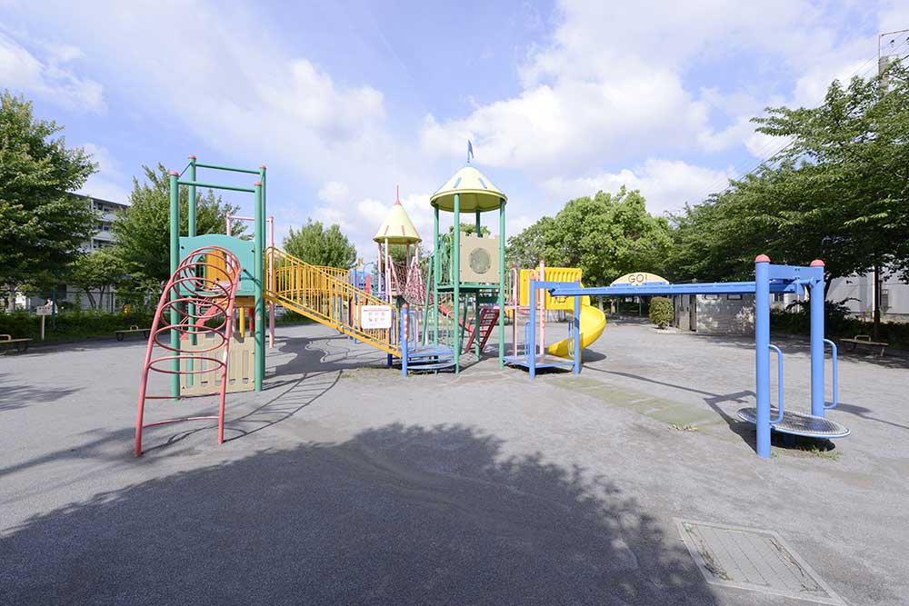 お城のコンビネーション遊具（砂原第二公園）