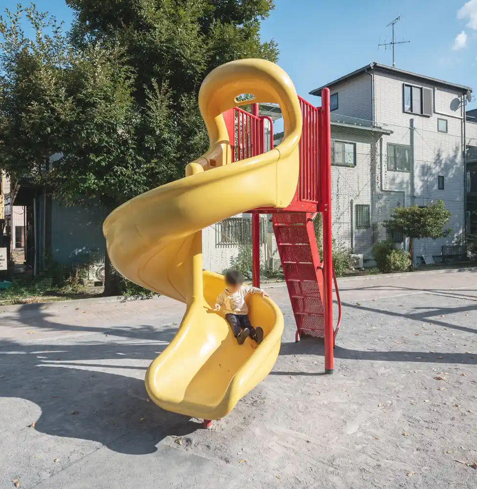 砂原第一公園にあるぐるぐる滑り台