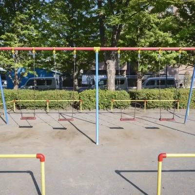 suwakinishi-playground-equipment-east-2 諏訪木西公園のブランコ